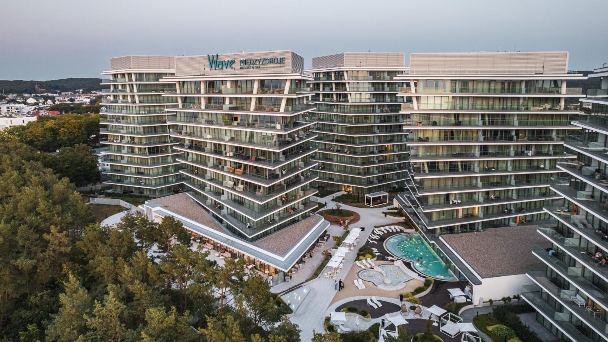 מידזיזדרויה Prywatne Apartamenty Sun & Snow W Wave Z Basenem מראה חיצוני תמונה